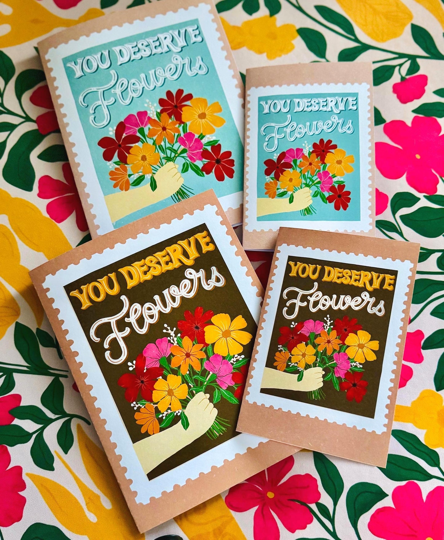 Muestre su gratitud con una tarjeta de felicitación con flores hechas a mano: perfecta para el Día de la Madre, trabajadores de la salud y amigos.
