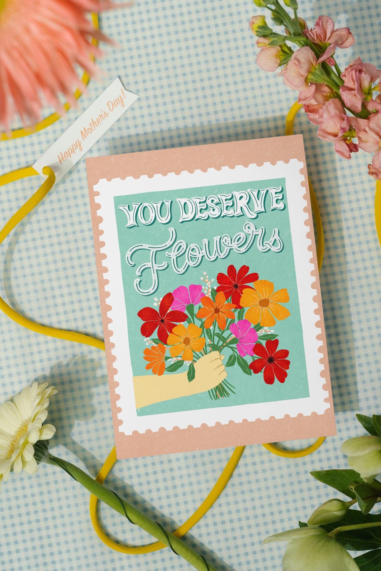 Muestre su gratitud con una tarjeta de felicitación con flores hechas a mano: perfecta para el Día de la Madre, trabajadores de la salud y amigos.